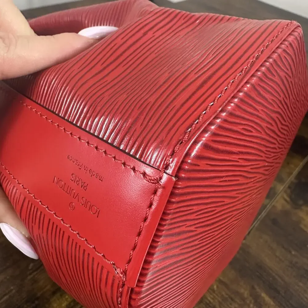 Louis Vuitton Vintage Bucket Crossbody Bag Womens Small Red Epi Leather France